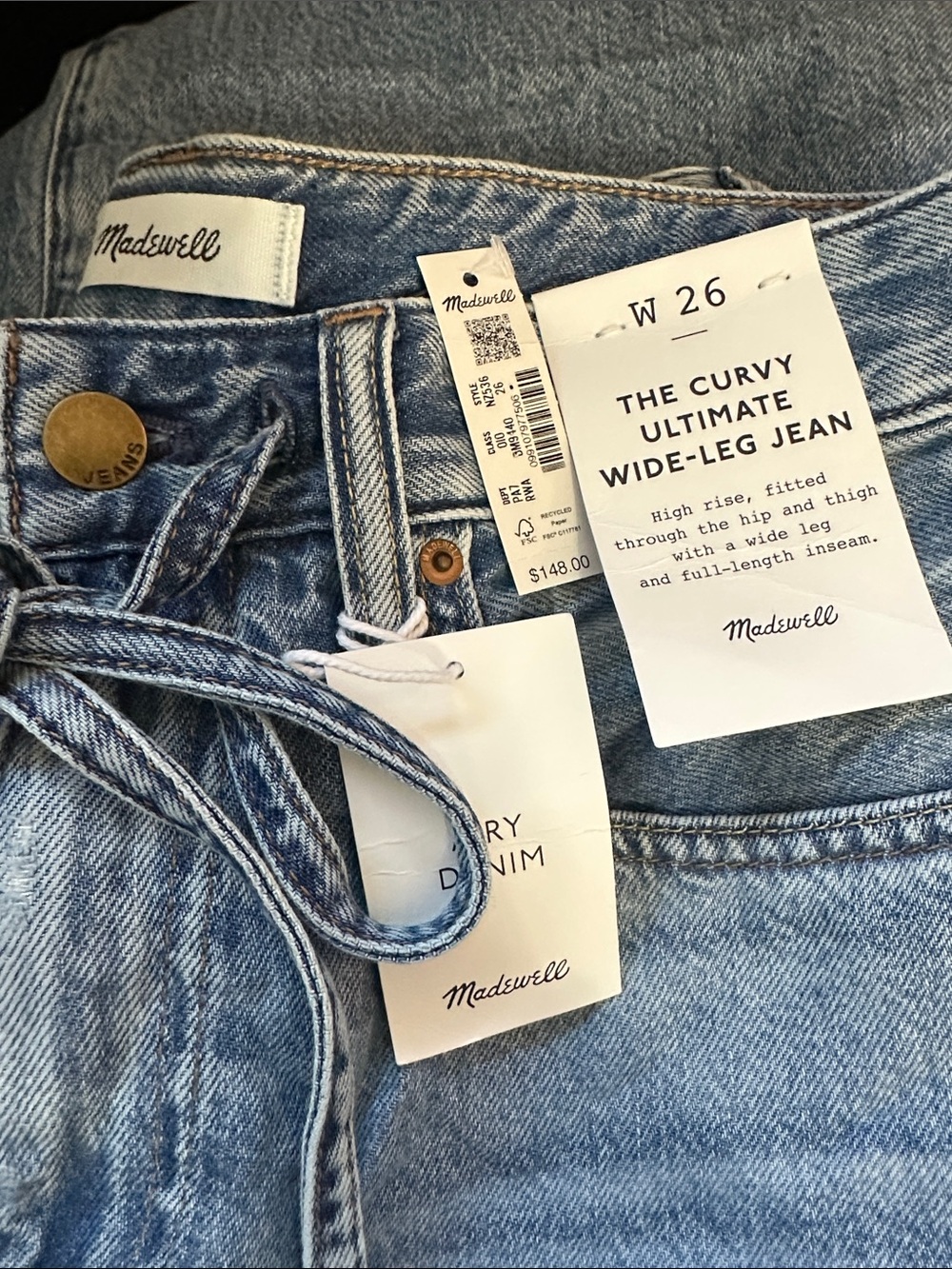 The Curvy Ultimate Wide-Leg Jean in Airy Denim - Raebrook WashAiry - Picture 9 of 11
